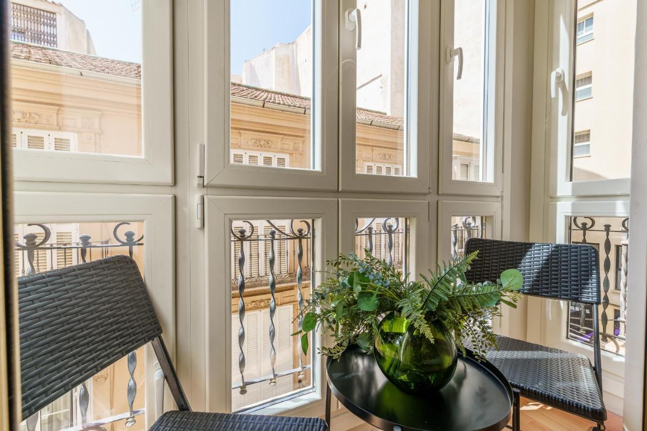 Bright Two-Bedroom Apartment In The Historic Center Malaga Bagian luar foto