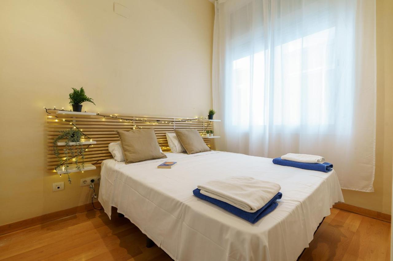 Bright Two-Bedroom Apartment In The Historic Center Malaga Bagian luar foto