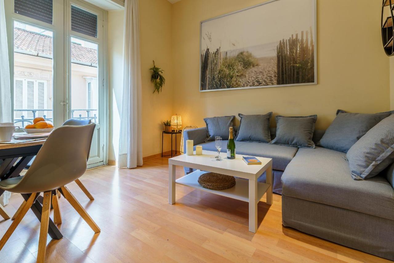 Bright Two-Bedroom Apartment In The Historic Center Malaga Bagian luar foto