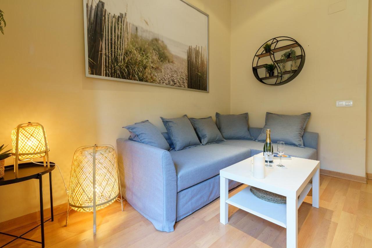 Bright Two-Bedroom Apartment In The Historic Center Malaga Bagian luar foto