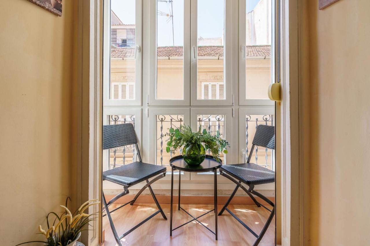 Bright Two-Bedroom Apartment In The Historic Center Malaga Bagian luar foto